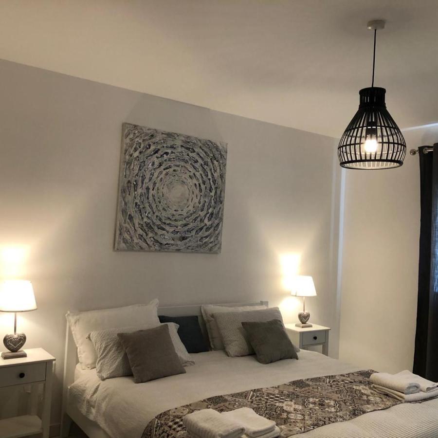 Brand New Apartment 2 Mins From Seafront Сент-Полс-Бей Экстерьер фото